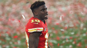 Chiefs’ Tyreek Hill Fires Back After Getting Accused Of Being A Bad Tipper