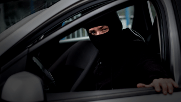 Watch Thieves Drive Off With $250,000 Worth Of Cars From A Dealership Like It’s NBD