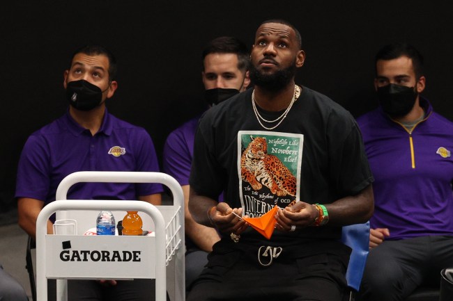 LeBron James Hilariously Claps Back At Fan Who Called Him A 'Big Baby ...