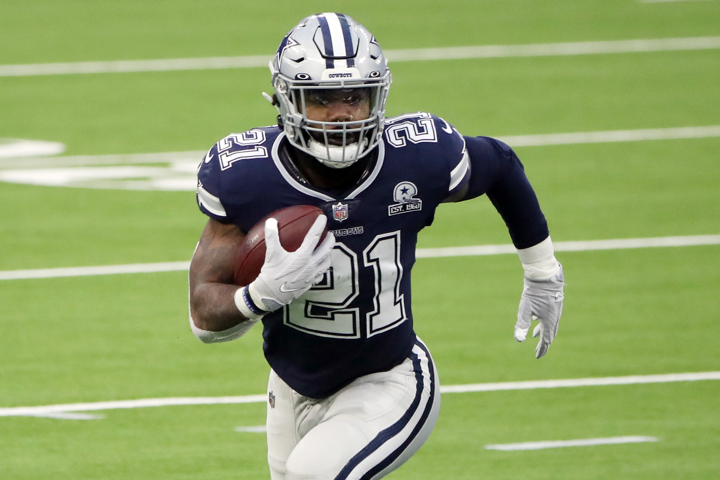 Ezekiel Elliott cited after dog bites 2 people