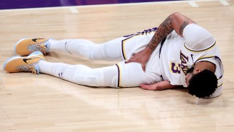 Video Of Anthony Davis Barely Being Able To Walk To The Locker Room Is Not A Good Sign For The Lakers