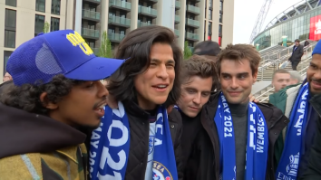 Cast Of ‘Ted Lasso’ Stays In Character, Completely Fools Interviewer At FA Cup Final