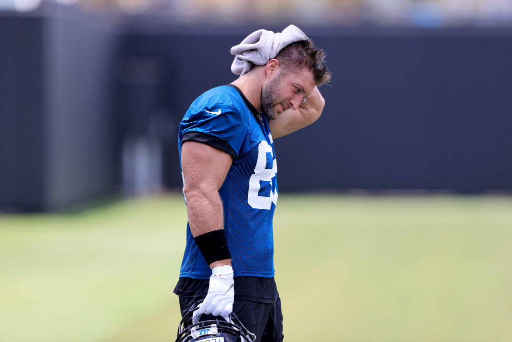 Tim Tebow Has Been Lifting, Looks Absolutely Jacked At Jaguars Practice