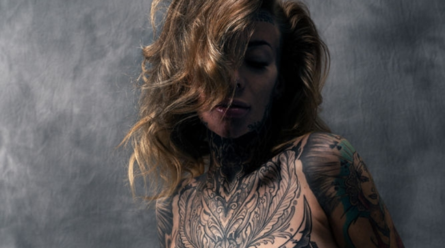 Woman Who Tattooed 95 Of Her Body Covers Them With Makeup