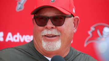 A Sunburnt Bruce Arians Shows Up To The White House With The Bucs, Becomes An Instant Meme