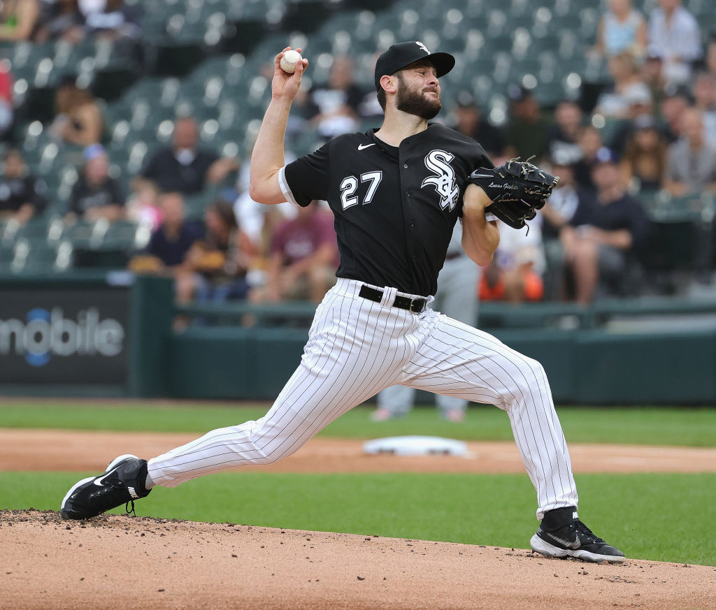 Josh Donaldson takes his trash to the parking lot, gets in Giolito's face