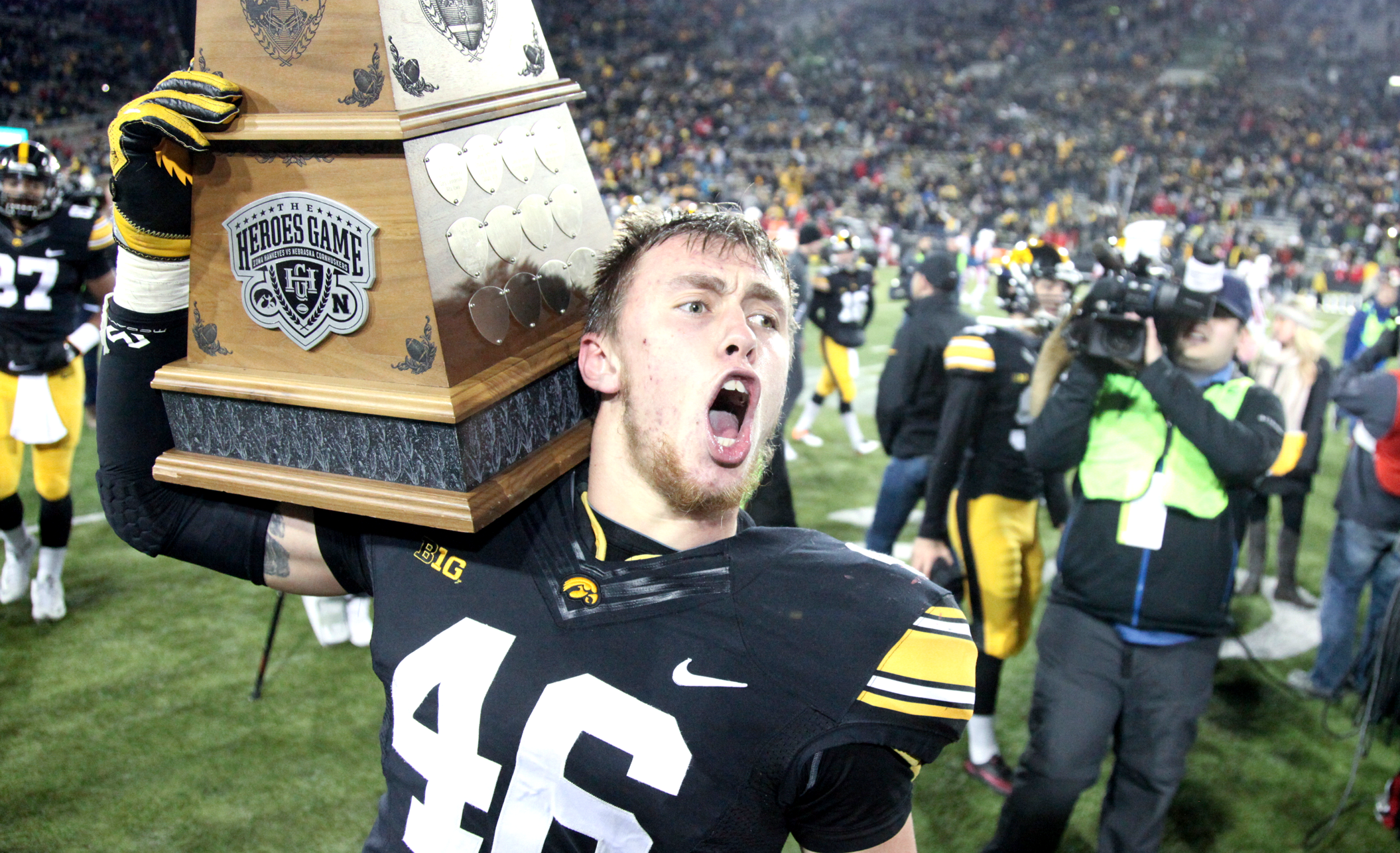 Former Hawkeye George Kittle to bring Youth Football Camp to Iowa City