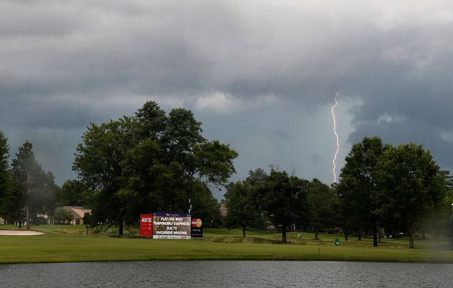 Lightning Thunderstorm Golf Play Suspended