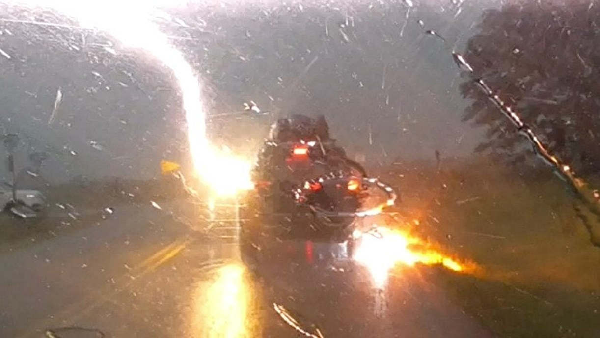 Jeep Grand Cherokee Gets Struck By Lightning In Frightening Video