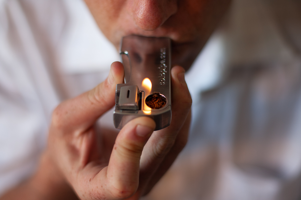 Take Your Pipe Game To The Next Level With This 47 SelfLighting Pipe