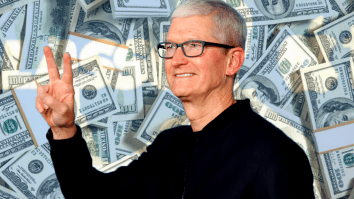 Apple CEO Tim Cook Just Cashed In His Final Stock Bonus And Made BANK