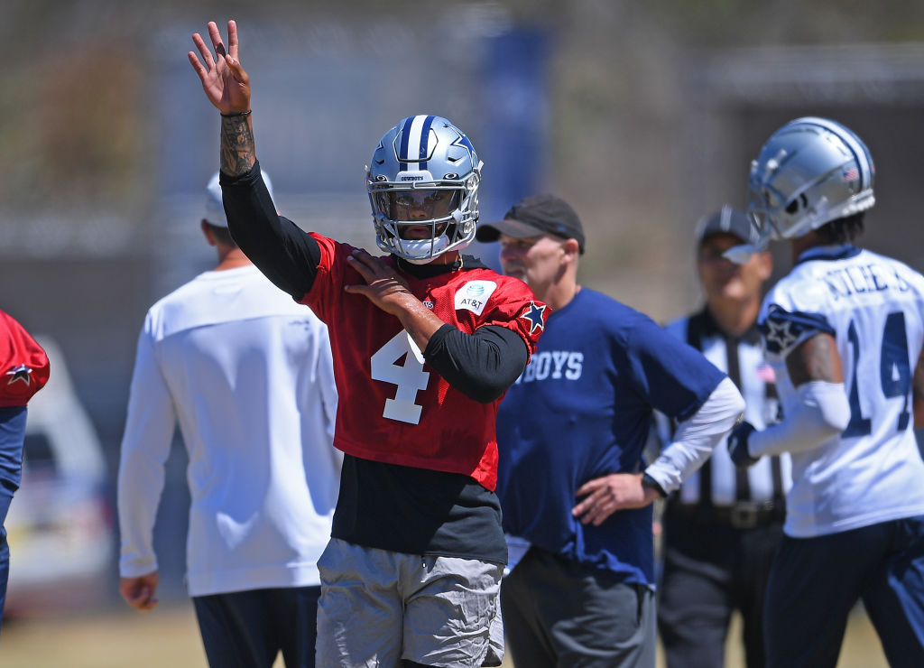 Dak Prescott Downplays Shoulder Injury Fears A