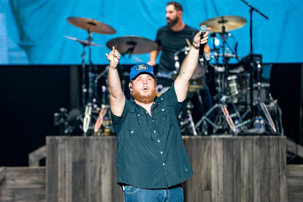 Luke Combs Paid For A North Carolina Teacher's Entire School Supply List
