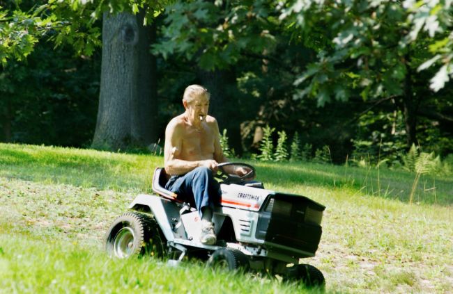 Lawn Mower Tractor Racing