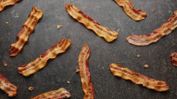 Crowd Cow Promo  – New Members Get Free Bacon With A $99+ Order!