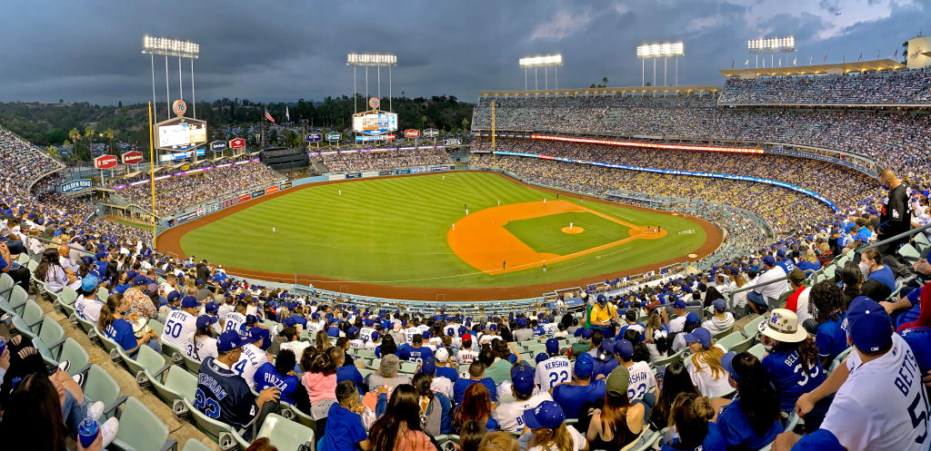 Late-night magic: Braves beat Dodgers 5-4, lead NLCS 2-0 – KGET 17