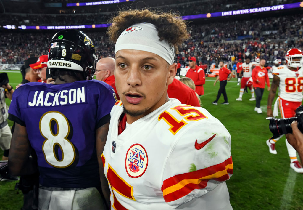 Patrick Mahomes' brother throwing water not good look for KC