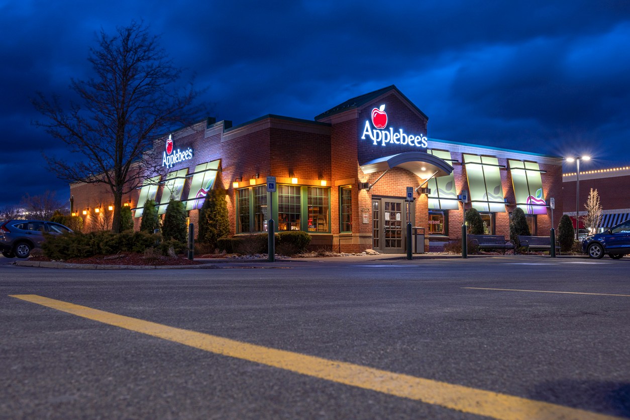 Applebee's Chef Goes Viral On TikTok For Being Cooler Than Salt Bae