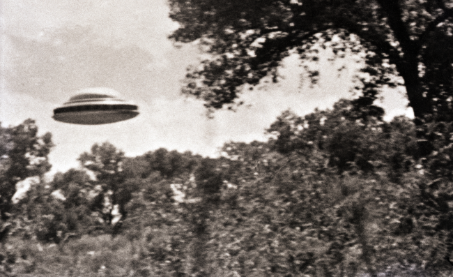 Air Force Captain Giant UFO Disabled 10 Live Nukes At Secret Base