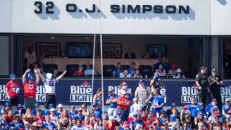 Bills Fans Go Wild For OJ Simpson After He Showed Up To Stadium On Sunday