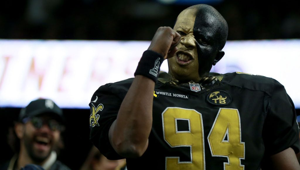 New Orleans Saints Give Out Shirts To Try And Confuse Field Goal