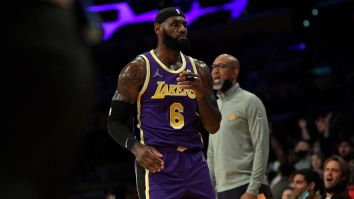 Courtside Video Shows An Angry LeBron James Yelling At Suns’ Cam Payne For Talking Trash To Him While Lakers Were Getting Blown Out