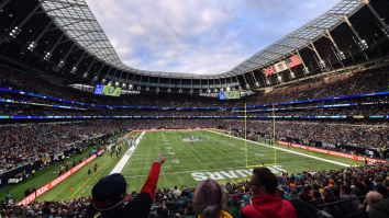 Angry British Jaguars Fans Throw Bottles On The Field After Taunting Penalty During NFL Game In London