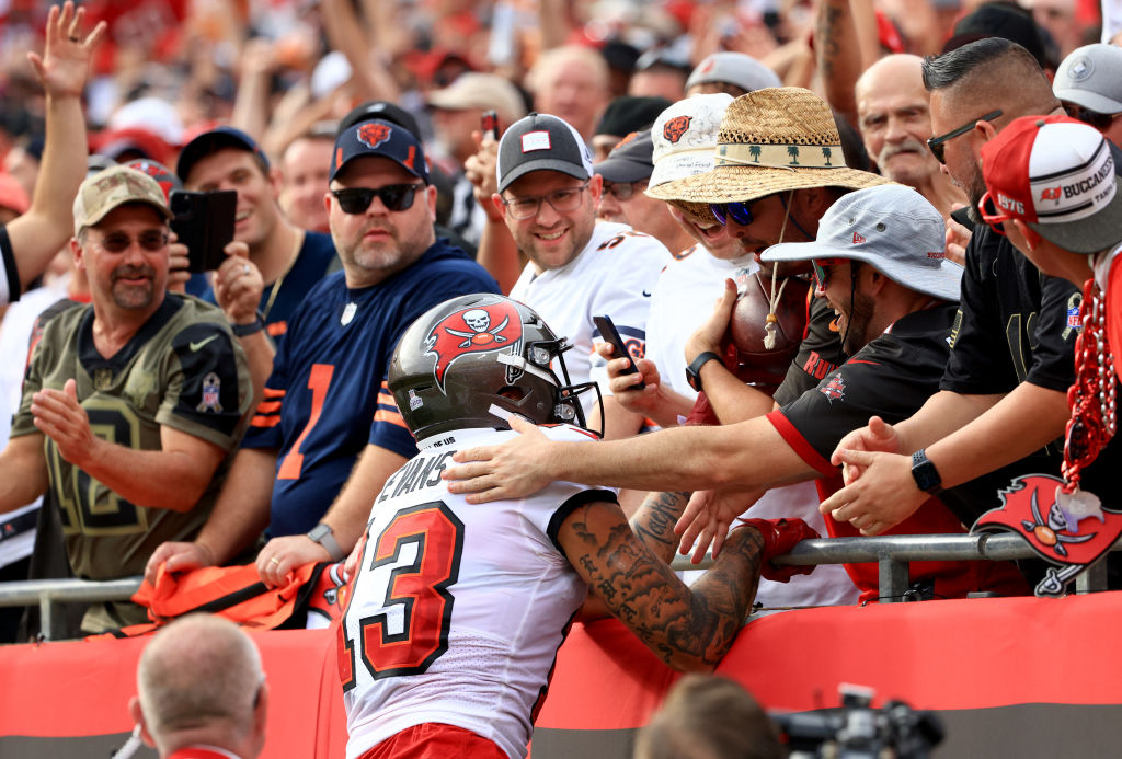 Bucs fan who gave back Tom Brady's 600th TD game ball may have lost $500K