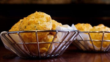Red Lobster Is Finally Selling Frozen Cheddar Bay Biscuits And The World May Never Be The Same
