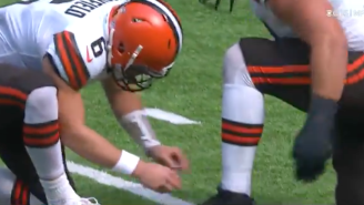 Baker Mayfield Taking Time To Tie His Lineman’s Shoes Is Why He Is Great For Football
