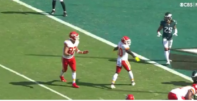 Do it, Kels!': Patrick Mahomes' audible preceded pivotal pass to Travis  Kelce on game-tying drive vs. Bills 