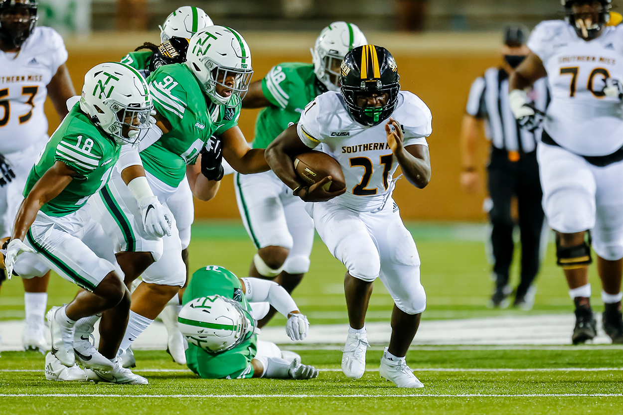 Frank Gore Jr. steps in at QB, helps lead Southern Mississippi to