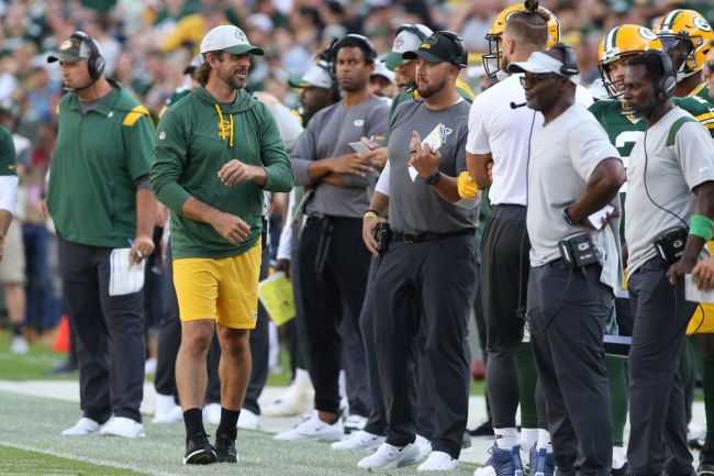 Aaron Rodgers COVID-19 No Mask Sideline NFL Protocol