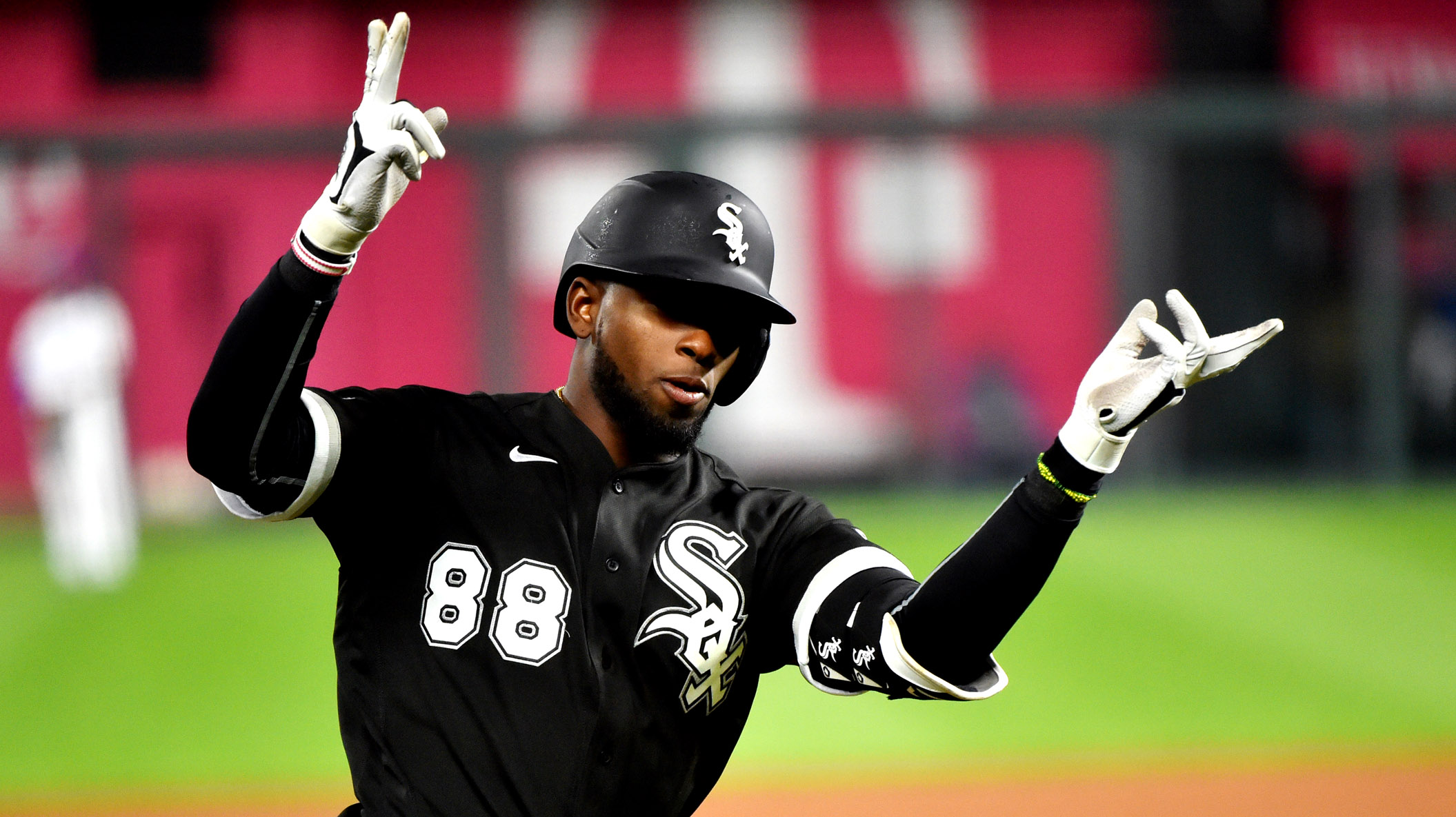 WOW! Luis Robert with a BIG grand slam.