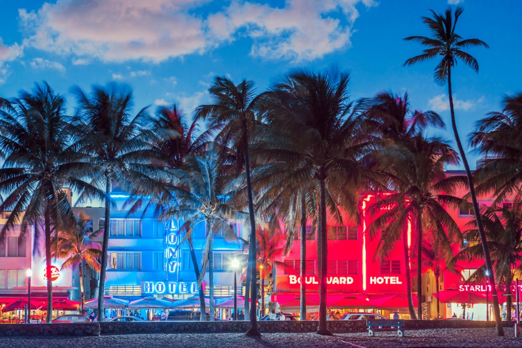 Miami Beach bans alcohol after 2am reactions social media