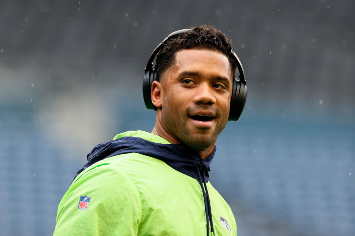 Russell Wilson Breaks Down His Daily Grooming Routine and Gives Tips on  Achieving an Epic Beard