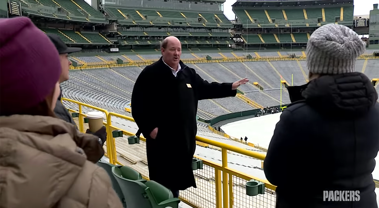 Brian Baumgartner From 'The Office' Helps The Packers In Hilarious