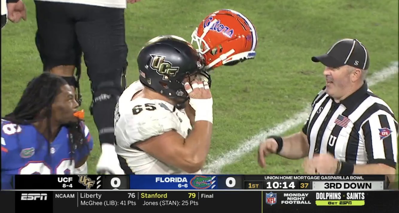 Florida, UCF Helmets Hilariously Get Stuck Together In Gasparilla Bowl