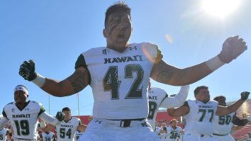 This Large Hawaiian Football Player Getting A Cramp Mid-Haka Dance Is The Funniest Thing You’ll See Today