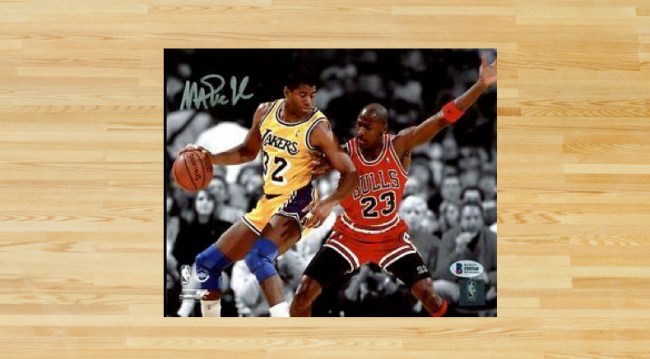 Lakers Magic Johnson Signed 8x10 Spotlight Photo w/ Michael Jordan