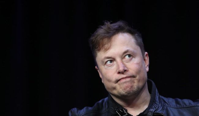 Elon Musk Thinks He'll Be Ready To Put Chips In People's Brains By 2022