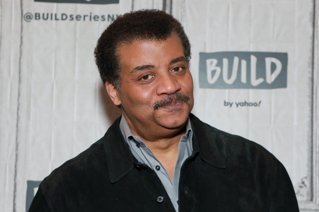 Internet Furious With Neil deGrasse Tyson For His Santa Tweets