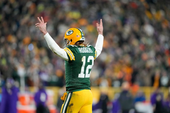aaron-rodgers-stay-with-green-bay-packers
