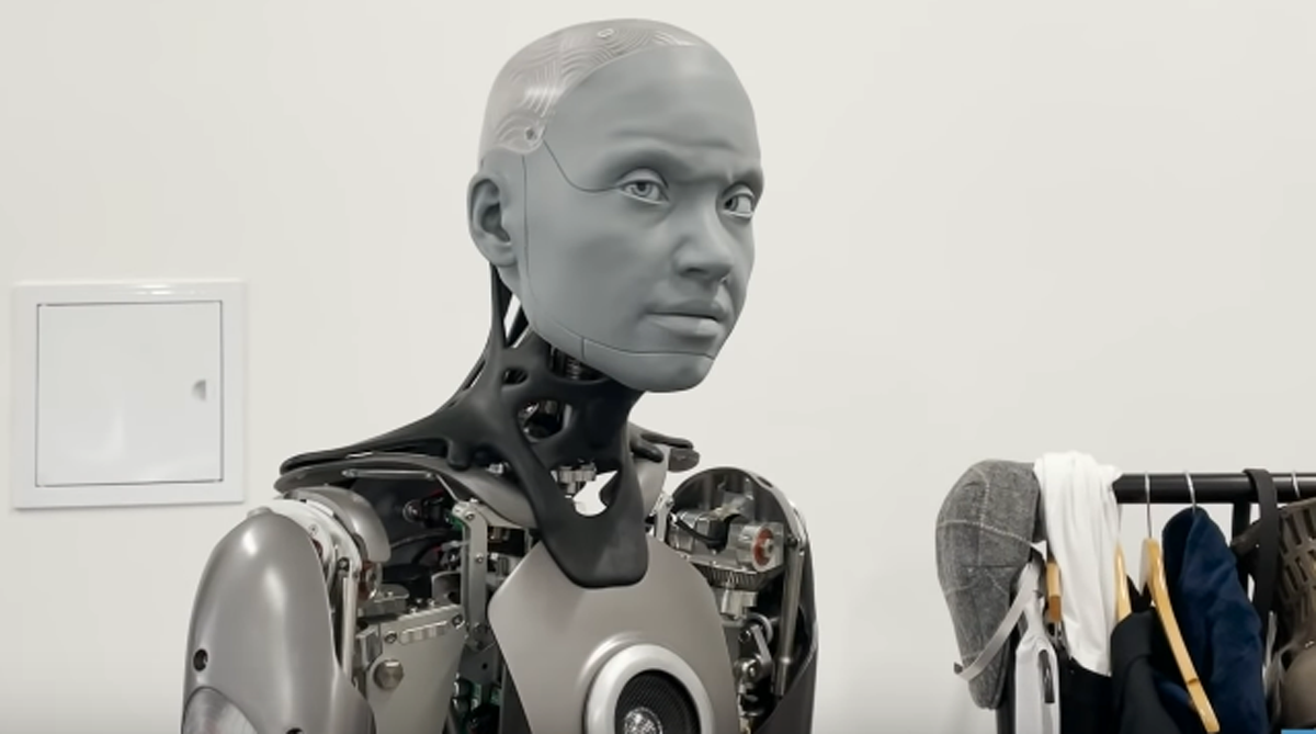 Ameca Robot Savagely Shoots Down Guy Trying To Hit On Her At CES