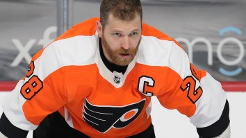 Claude Giroux Ran Into A Hilariously Relatable Issue While Trying To Watch The Flyers From His Hotel