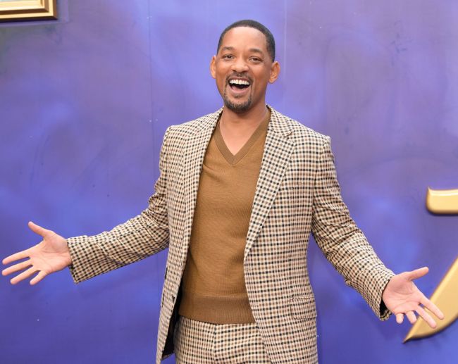 Video shows Will Smith fart loudly while working out with the Miami Dolphins.