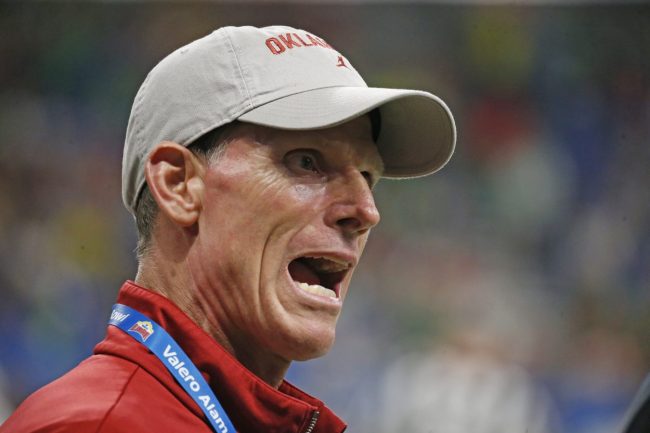 Brent Venables Strangely Does Pull-Ups On Recruiting Visit Like A Hardo