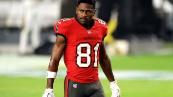 Antonio Brown Reportedly Told Bucs Coaches He Couldn’t Play Because He Was Injured And They Responded By Kicking Him Off The Sidelines