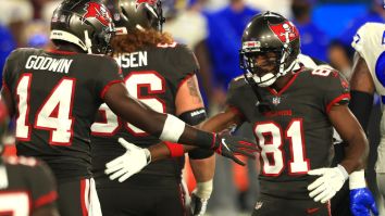 NFL Fans React To Antonio Brown Calling Himself The Best WR On The Bucs While Ripping Tom Brady For Not Helping Him Get A Better Salary