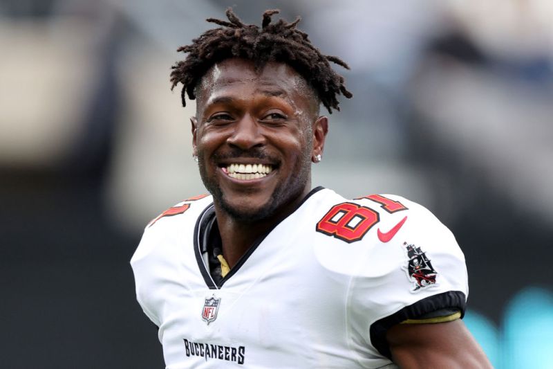 Antonio Brown Called Out For Dancing Around On Injured Ankle In Instagram Video